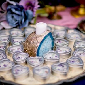 Vanilla Lavender candle with amethyst & rainbow fluorite crystals!